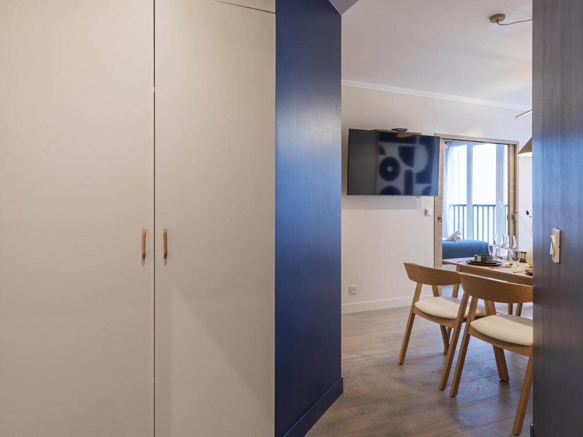 The Blue Suite On Champs Elysees Avenue ปารีส ภายนอก รูปภาพ