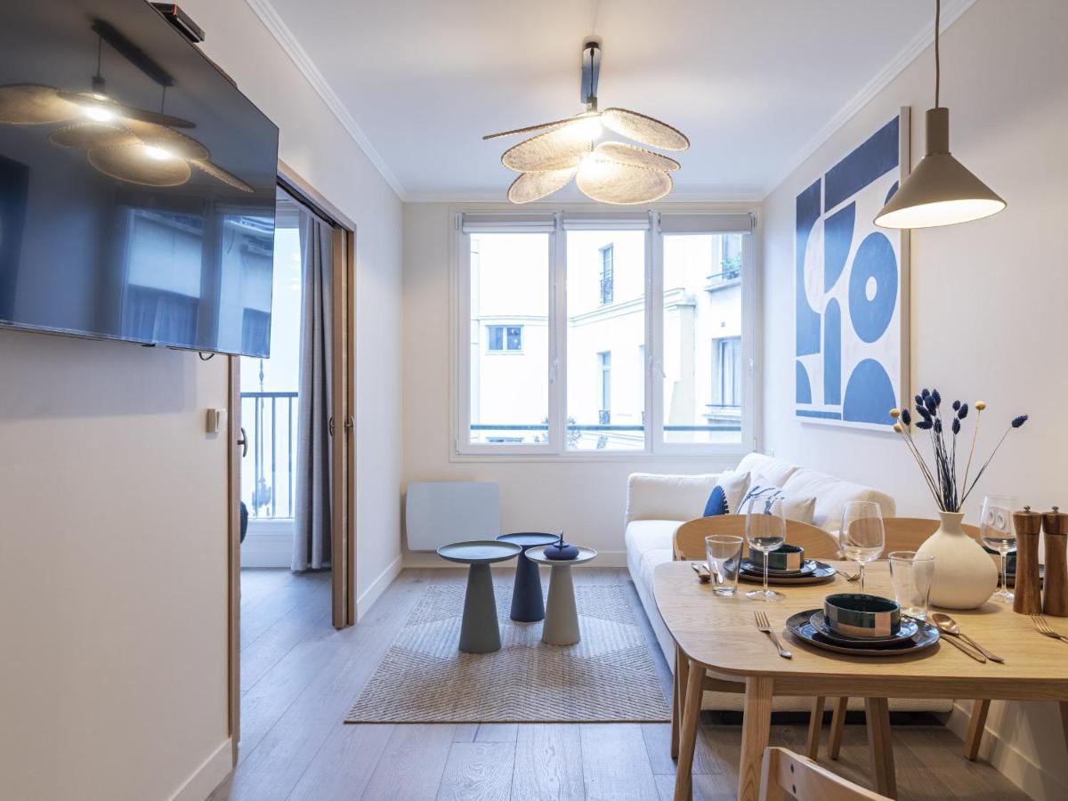 The Blue Suite On Champs Elysees Avenue ปารีส ภายนอก รูปภาพ