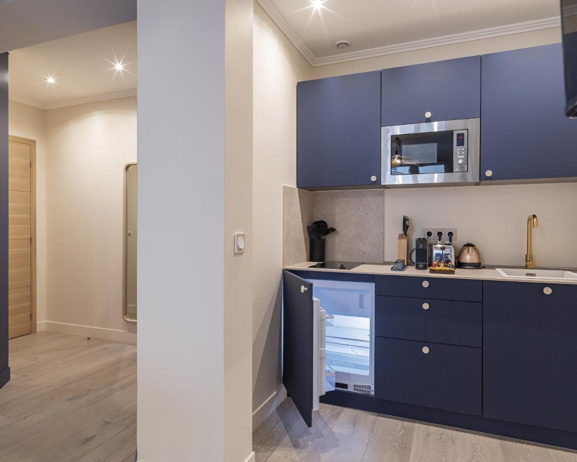 The Blue Suite On Champs Elysees Avenue ปารีส ภายนอก รูปภาพ