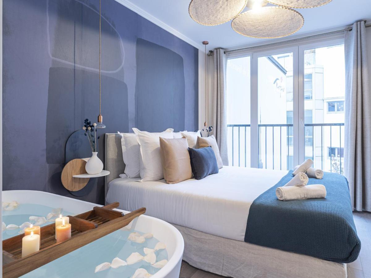 The Blue Suite On Champs Elysees Avenue ปารีส ภายนอก รูปภาพ