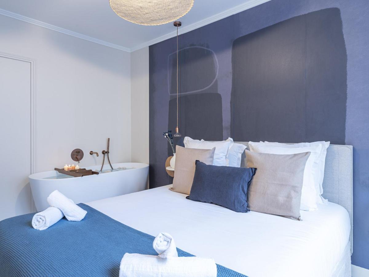 The Blue Suite On Champs Elysees Avenue ปารีส ภายนอก รูปภาพ