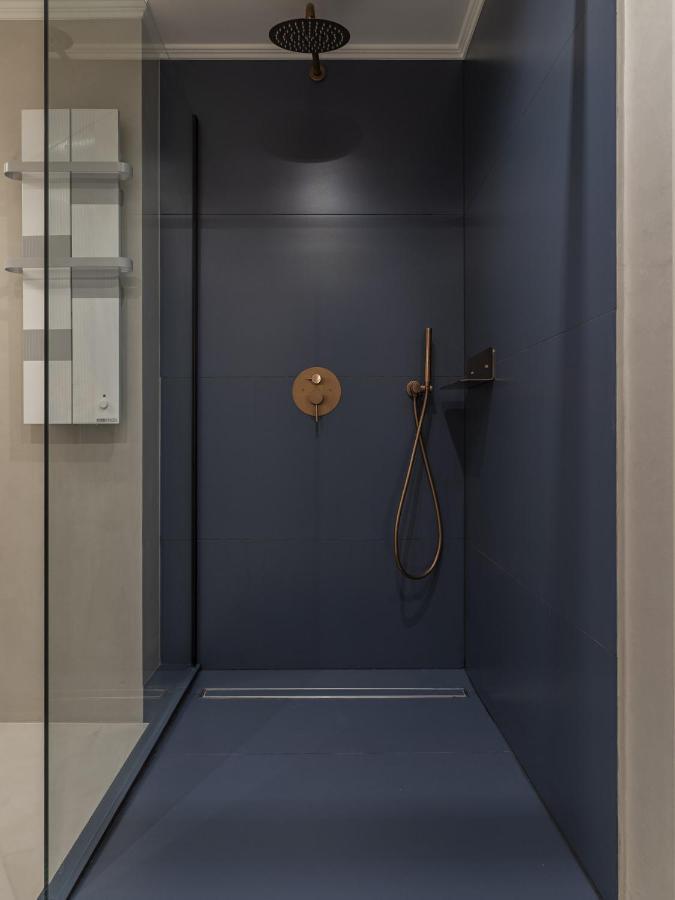 The Blue Suite On Champs Elysees Avenue ปารีส ภายนอก รูปภาพ