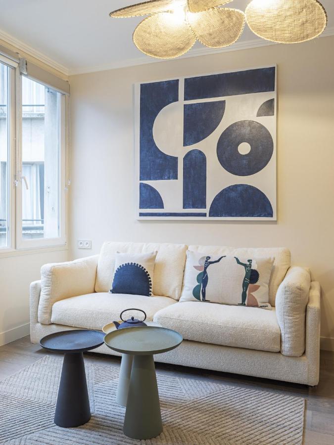 The Blue Suite On Champs Elysees Avenue ปารีส ภายนอก รูปภาพ