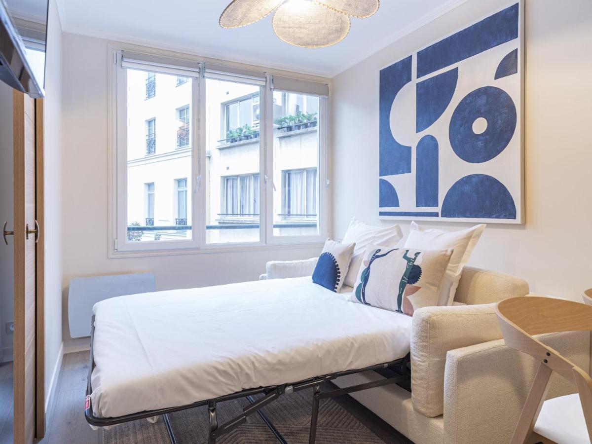 The Blue Suite On Champs Elysees Avenue ปารีส ภายนอก รูปภาพ
